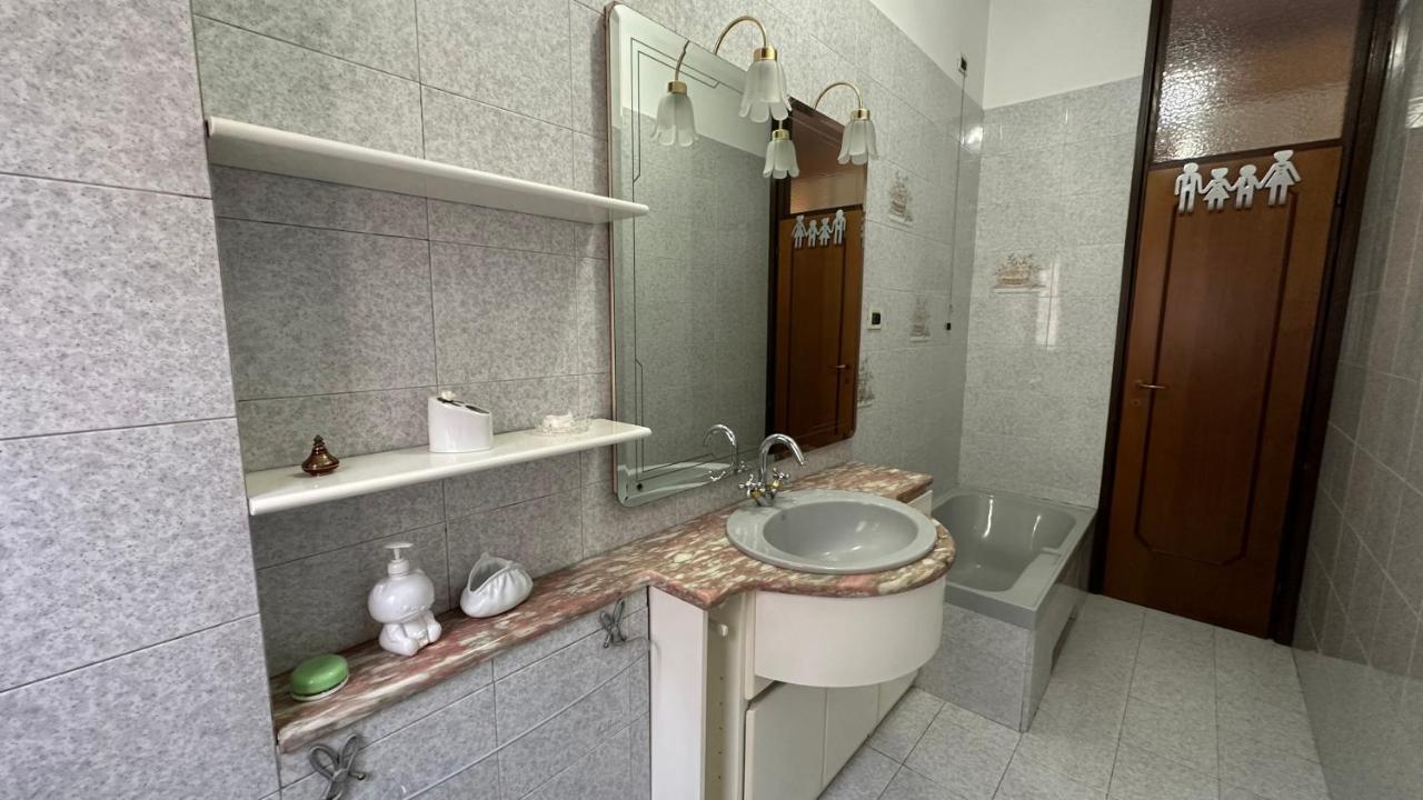 Dehomes - Two Bedrooms, Terrace, Wi-Fi, Tram To Centre & Rho Fiera Mailand Exterior foto